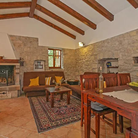 Jakov In Zupanici Nyaraló Labin